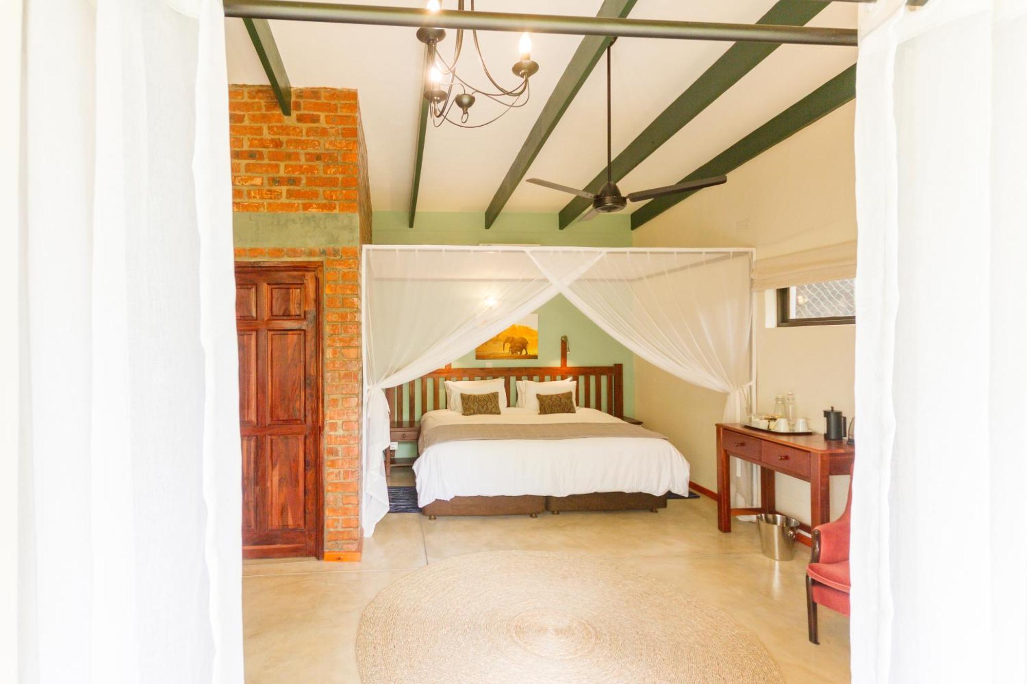 The Courtney Lodge Victoria Falls Exterior photo