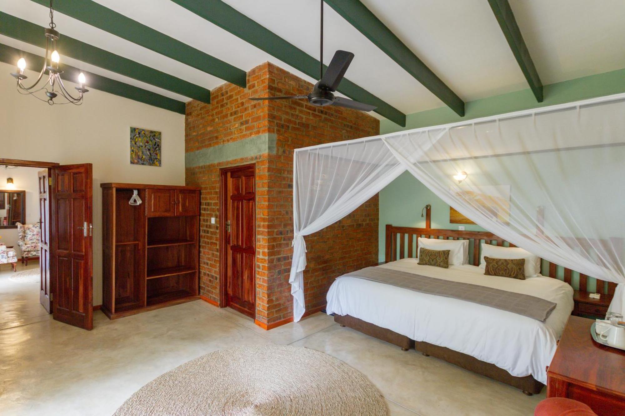 The Courtney Lodge Victoria Falls Exterior photo